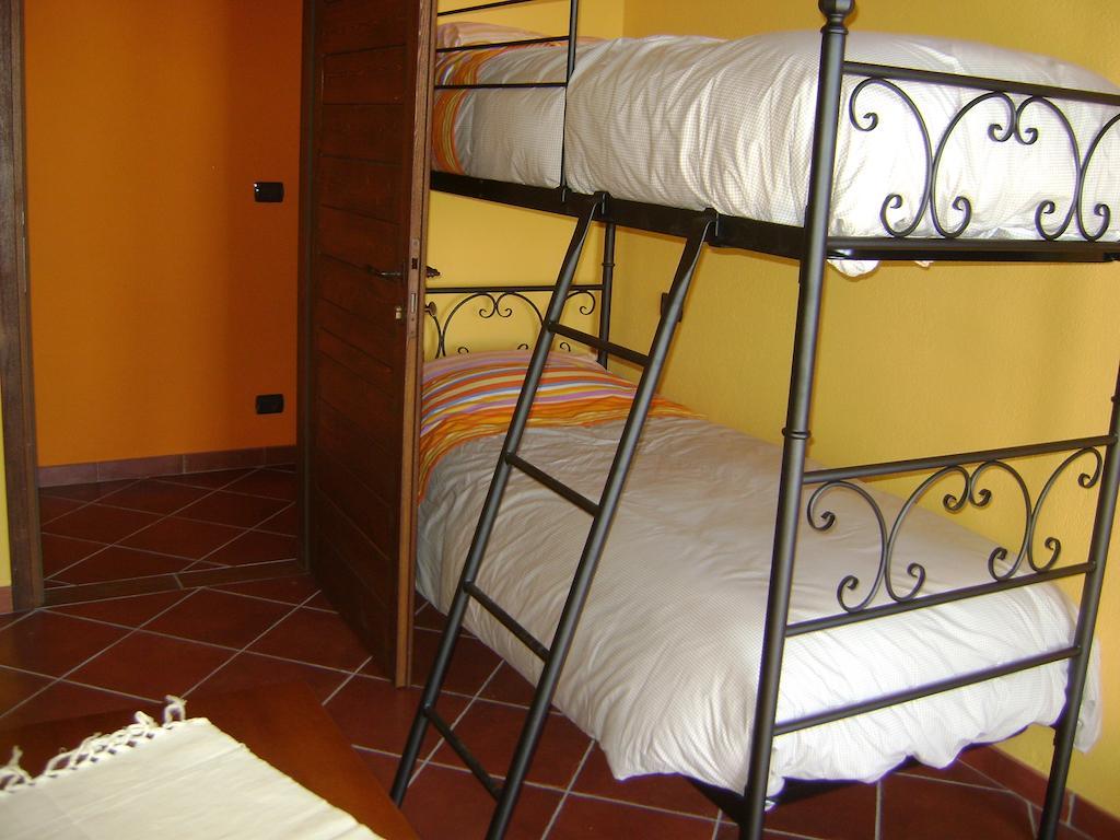 Agriturismo A Nostro Mizoun Ostana Habitación foto